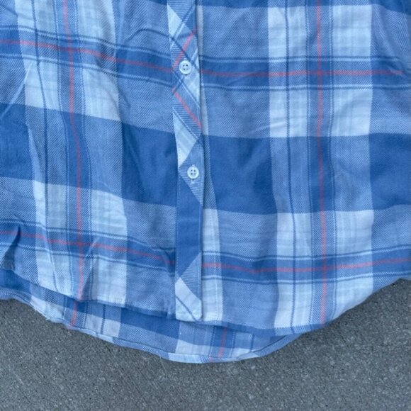 Woman's  Soft Plaid Flannel Button Down Size Medium - Picture 4 of 15